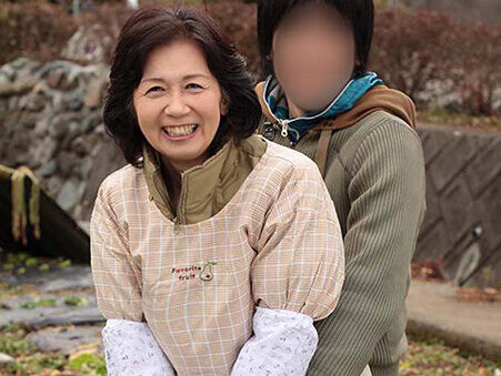 田舎で一人暮らしの六十路前のおばちゃんがハメ撮りAVに出演!久しぶりの男根に女の悦びにアクメ逝きする熟女 田舎で一人暮らしの六十路前のおばちゃんがハメ撮りAVに出演!久しぶりの男根に女の悦びにアクメ逝きする熟女