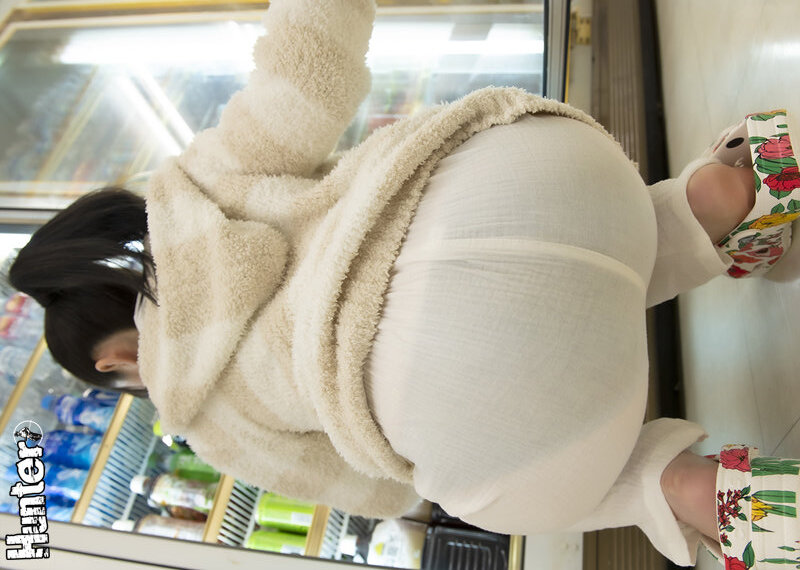 深夜のコンビニに無防備なパジャマ姿から女性客の下着が透けててフル勃起!淫乱誘惑するエロ発情した貧乳美少女と中出しセックス 深夜のコンビニに無防備なパジャマ姿から女性客の下着が透けててフル勃起!淫乱誘惑するエロ発情した貧乳美少女と中出しセックス