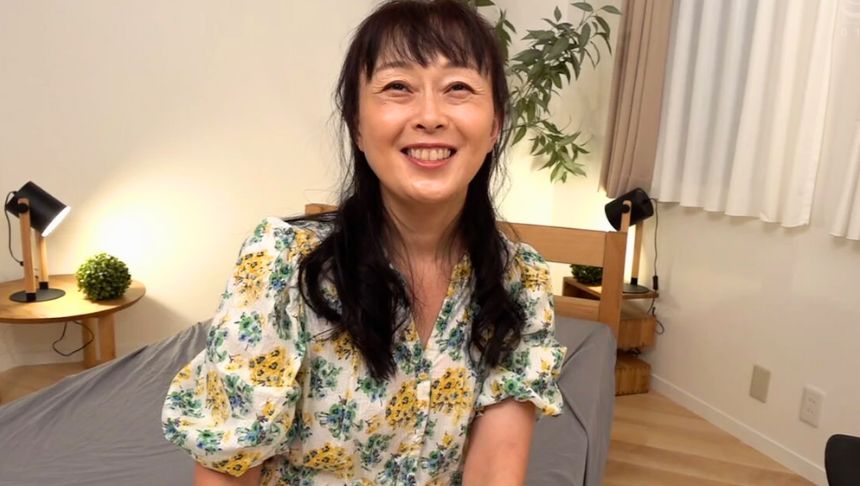 旦那が若い女と浮気中でセックスレス熟女！20年ぶりの電マオナニーと愛撫でアクメし淫乱痴女発情でご奉仕フェラと騎乗位中出し