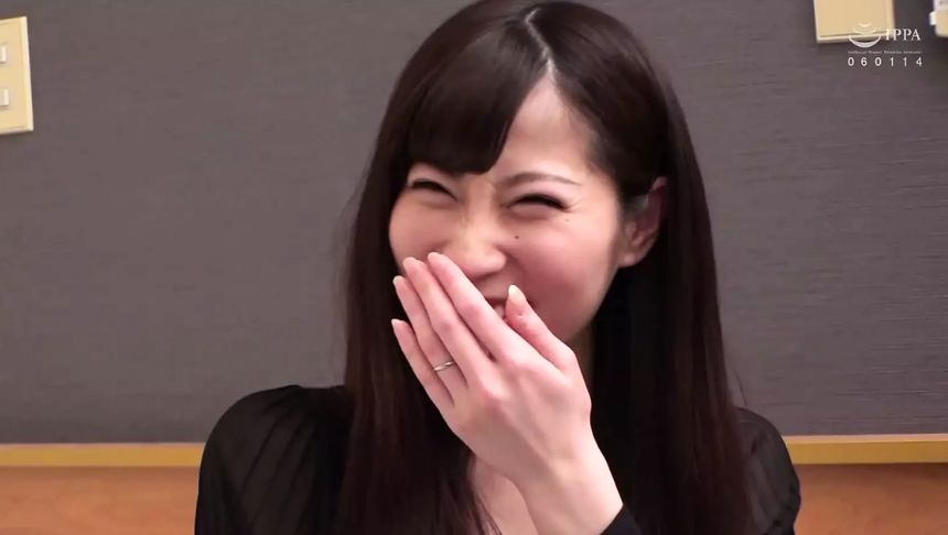 〔人妻ナンパ〕「不倫ごっこなら浮気じゃない…？」尻軽な若妻がベロチューでエロ発情し手マンで潮吹き中出しセックスで痙攣絶頂