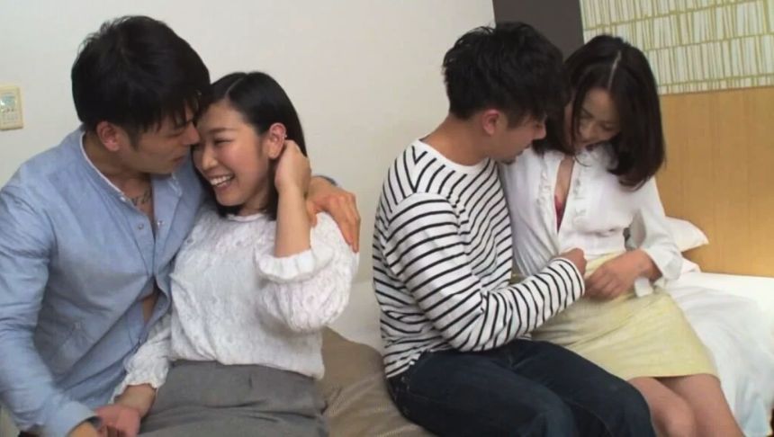 大人のエロ合コンで男女4人がホテルでカラダの相性を試し3P！4P！カップル交換で淫乱痴女化し乱交セックスで痙攣絶頂な熟女