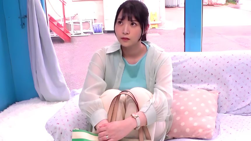 〔MM号＊人妻ナンパ〕胸を揉むと大きくなるか検証と銘打って敏感オイルで巨乳を揉み倒しクンニで淫乱エロ発情の中出しセックス